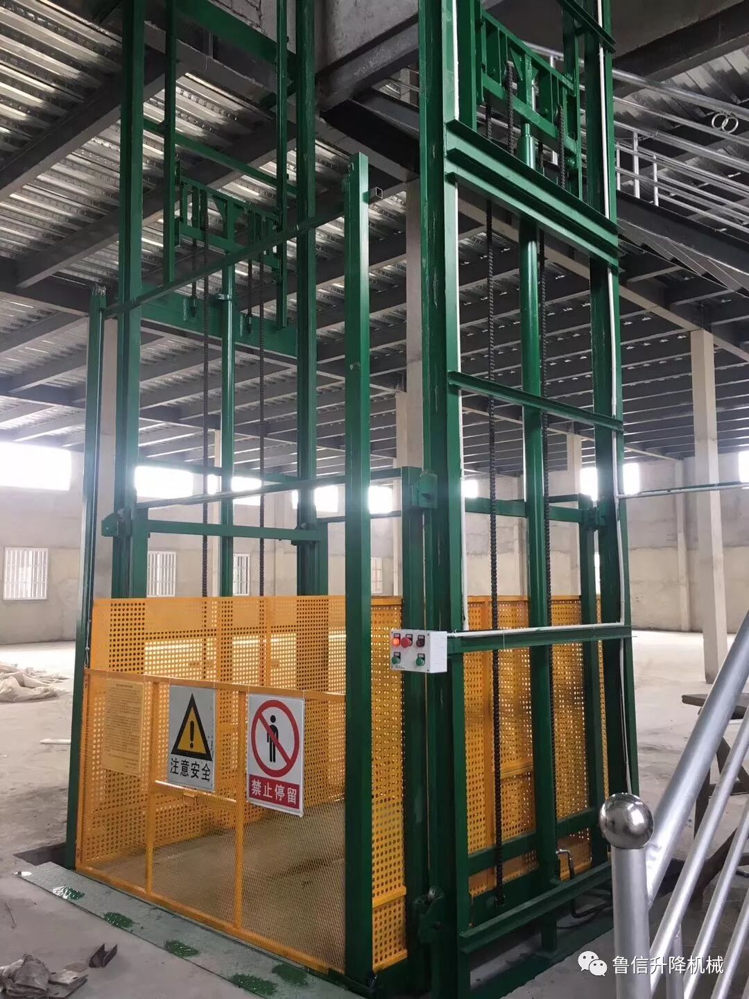 液压式升降货梯一般使用寿命_液压升降货梯操作规程_如何计算液压升降货梯的载重量呢