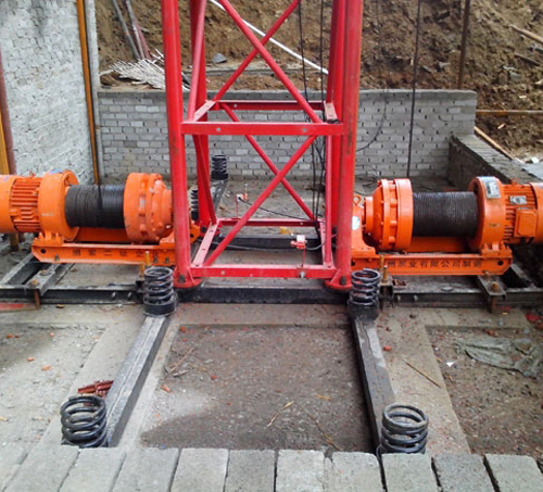 施工升降机装置前的准备工作_施工升降机安装条件_厂房升降货梯漳州市如何安装